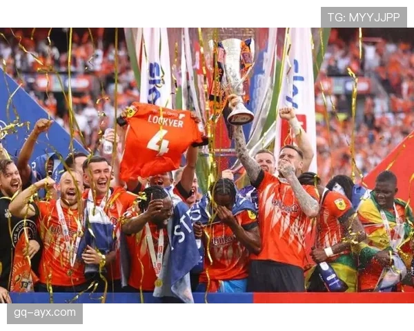 卢顿历史性挺进联赛杯下一轮，英超新军闪耀赛场